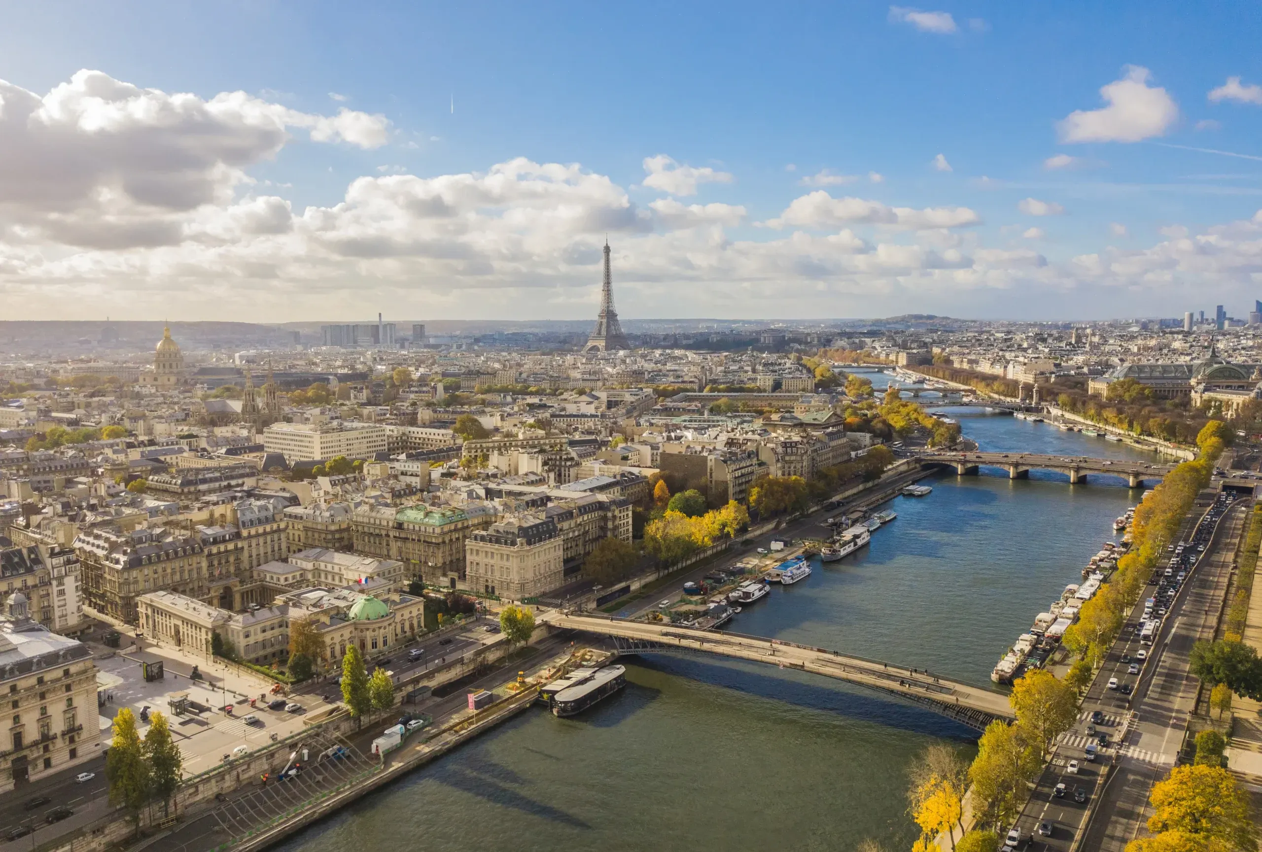 Panoramic view of the city of Paris